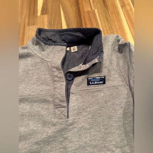 L.L Bean pullover - Picture 2 of 3